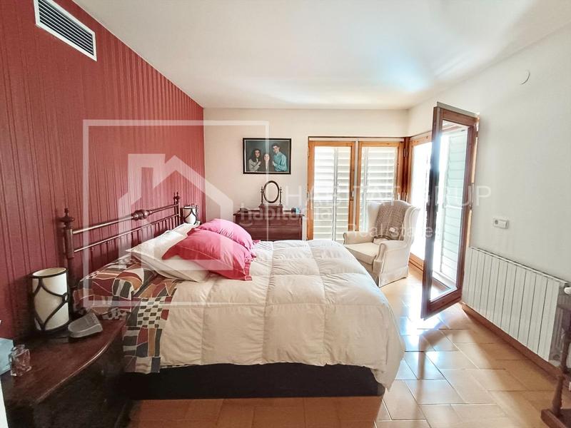 Foto cca3b0e3-3d5f-4f2d-b9a4-28ace22c2ff8. House in Montjuïc Girona