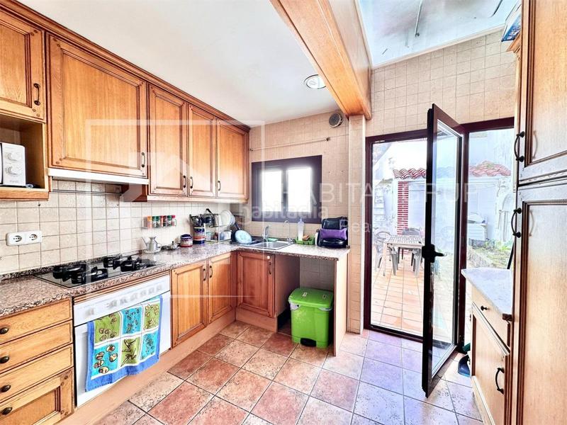 Foto 4fe49e50-ea20-4295-846f-601035e21c1b. Casa a Eixample Sant Feliu de Guíxols