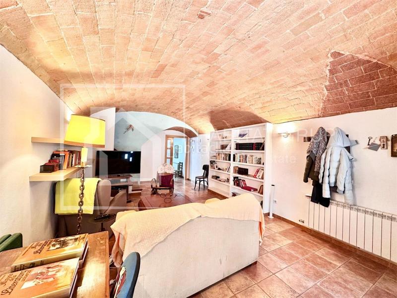 Foto a53d12e0-1a52-4090-ade9-e142977a7554. Casa a Eixample Sant Feliu de Guíxols