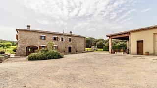 Casa a Fontcoberta. Masía en venta en vilademuls
