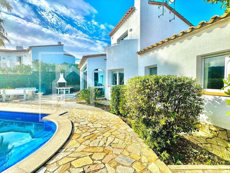 Foto 03d6d5a3-fc8d-4c84-b18a-0c50cbeb5d5a. Casa chalet con piscina en Cabanyes-Mas Ambrós-Mas Pallí Calonge