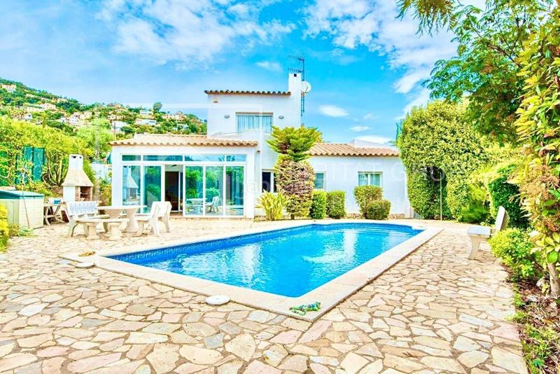 Foto 9a0bc424-1cad-4bea-9915-a5bd5992229e. Casa chalet con piscina en Cabanyes-Mas Ambrós-Mas Pallí Calonge