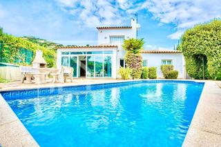 Casa a Cabanyes-Mas Ambrós-Mas Pallí. Chalet con piscina  en calonge