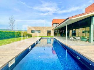 Casa a Cervià de Ter. Chalet en venta en cervià de ter