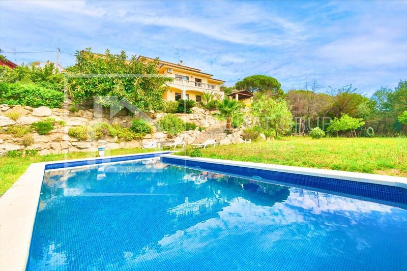 Foto 5f215b62-b966-4f4b-be50-0f00d5d5efff. Casa chalet con piscina en Cabanyes-Mas Ambrós-Mas Pallí Calonge