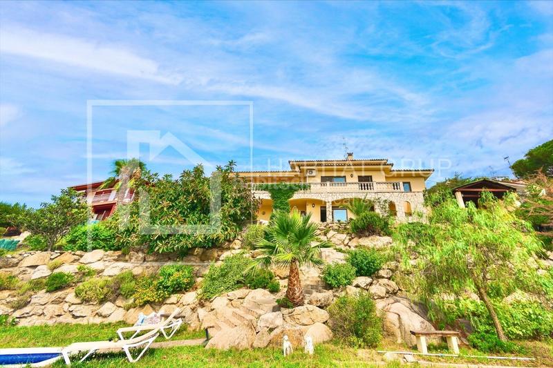 Foto 6b87a252-d066-4b0d-b45f-559324bc5542. Casa chalet con piscina en Cabanyes-Mas Ambrós-Mas Pallí Calonge