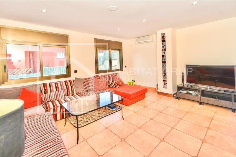 Foto 8411aa14-40a1-4098-a1ef-ed892d91cc80. Casa chalet con piscina en Cabanyes-Mas Ambrós-Mas Pallí Calonge
