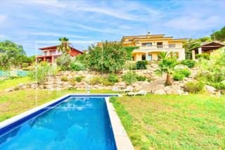 Casa a Cabanyes-Mas Ambrós-Mas Pallí. Chalet con piscina en calonge
