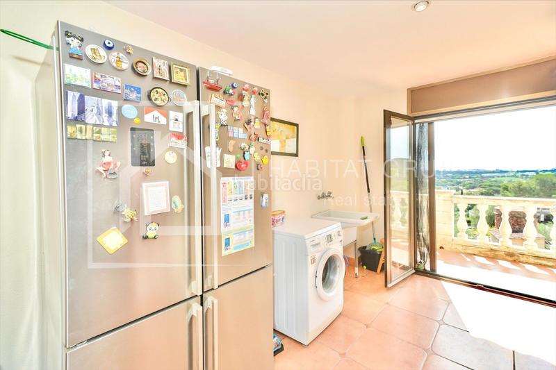 Foto f2837704-3e7a-4eb2-8f5e-3cc476889a2a. Casa chalet con piscina en Cabanyes-Mas Ambrós-Mas Pallí Calonge