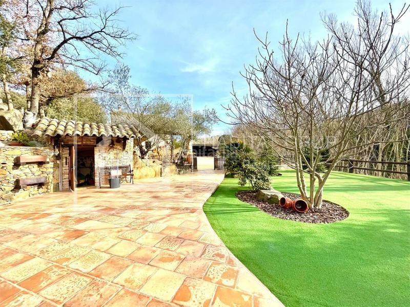 Foto 13ef2d22-a1d7-49c0-8a8c-b1825c84bff2. Casa amb piscina a Aiguaviva