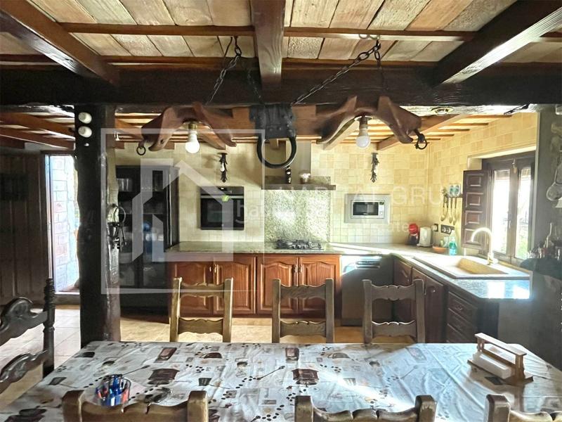 Foto 45e60cac-9d76-499d-bffa-d7b2d4be79b6. Casa amb piscina a Aiguaviva