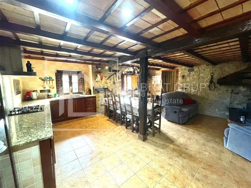 Foto 5d37f29c-7393-4ca4-96c7-3deaef043c55. Casa amb piscina a Aiguaviva