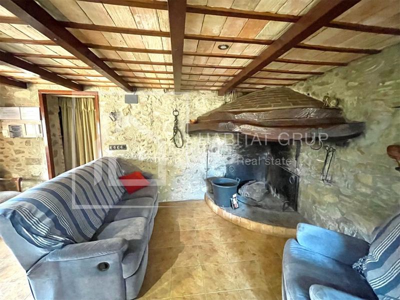 Foto cae58ef5-1ee7-4577-9eda-b1321f9ae3e0. Casa amb piscina a Aiguaviva