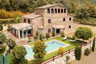 Casa a Sant Julià del Llor i Bonmatí. Masia en venta en bonmatí
