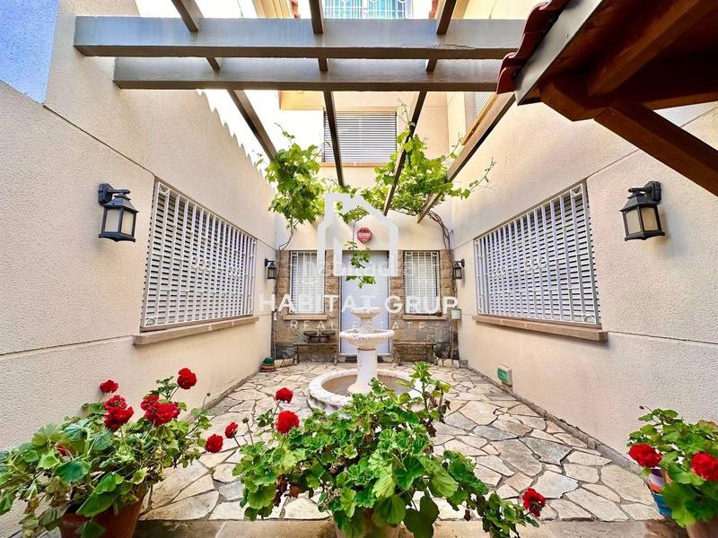 Foto 0675dab1-dd80-497a-a0ed-bc6460de907f. Maison avec piscine dans Castellbisbal