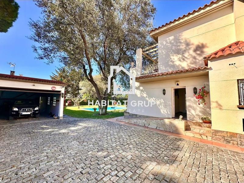 Foto 29d168e0-b4c0-4ae7-b541-6e5eb227d6d1. Maison avec piscine dans Castellbisbal