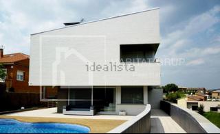 Haus in Palau. Chalet en girona palau