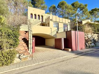 Casa a Porqueres. Chalet en venta en porqueres