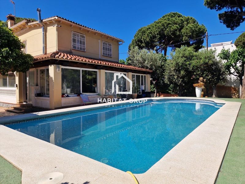 Foto 2cc44f25-4267-42e3-a183-402665874ad9. Casa amb piscina a Granvía-Mar Castelldefels