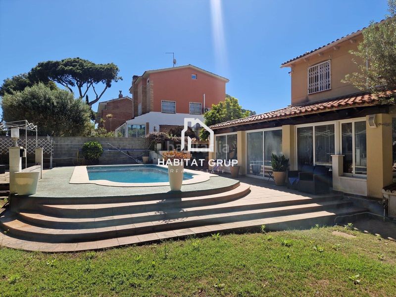 Foto 371f4ab5-64ac-4a99-8976-7279e0909fe7. Casa amb piscina a Granvía-Mar Castelldefels