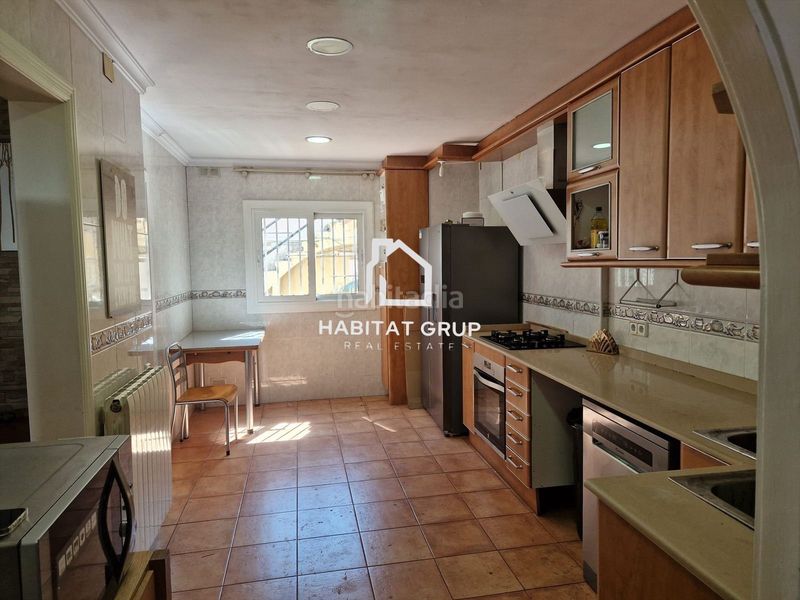 Foto a104886a-564c-478d-a323-82811f8c5f72. Casa amb piscina a Granvía-Mar Castelldefels