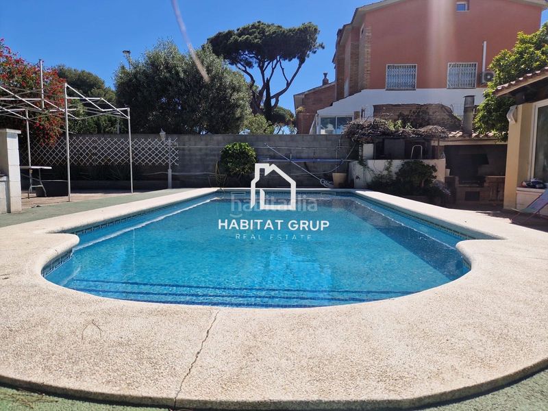 Foto bbdd7b16-735b-40be-8376-206bbf9c24d8. Casa amb piscina a Granvía-Mar Castelldefels