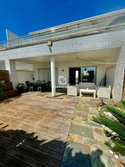 Casa adossada a Centre-Platja. Chalet adosado en castellplatja daro