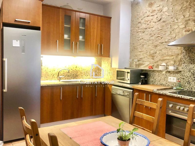 Foto c4f60672-4cdb-4344-9f7f-ee9fc8403aa8. Zweistöckige wohnung mit heizung in Eixample Sant Feliu de Guíxols