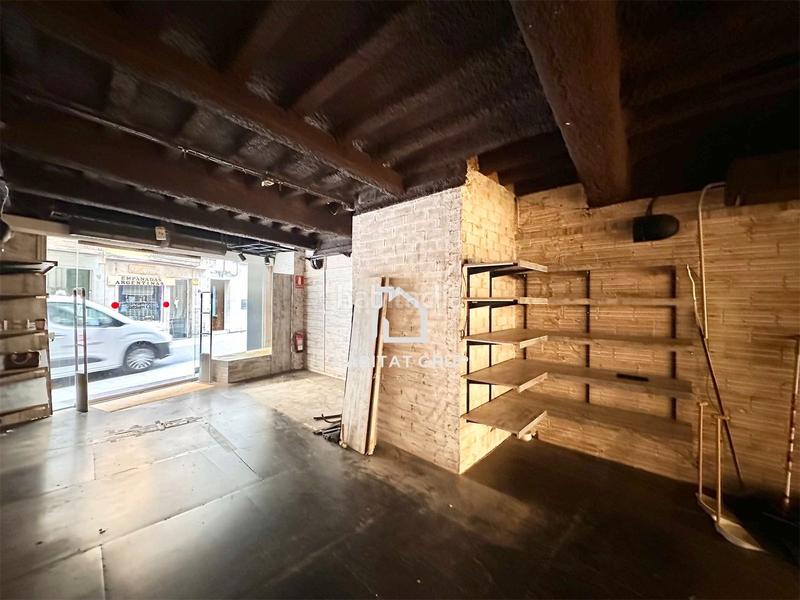 Foto 2877ee56-165c-4130-89a8-8ee683228655. Location local commercial dans Olot