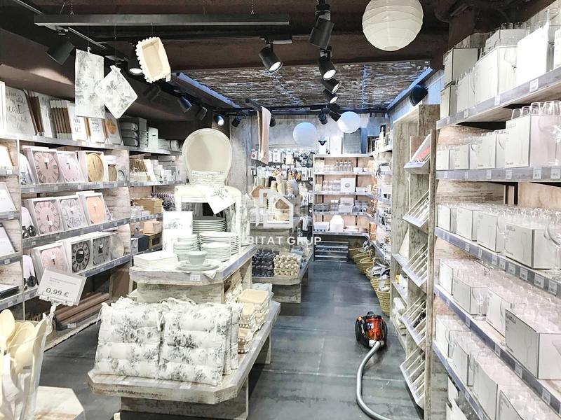 Foto 9b539cae-335a-4a0d-9348-c479847e7ef5. Location local commercial dans Olot