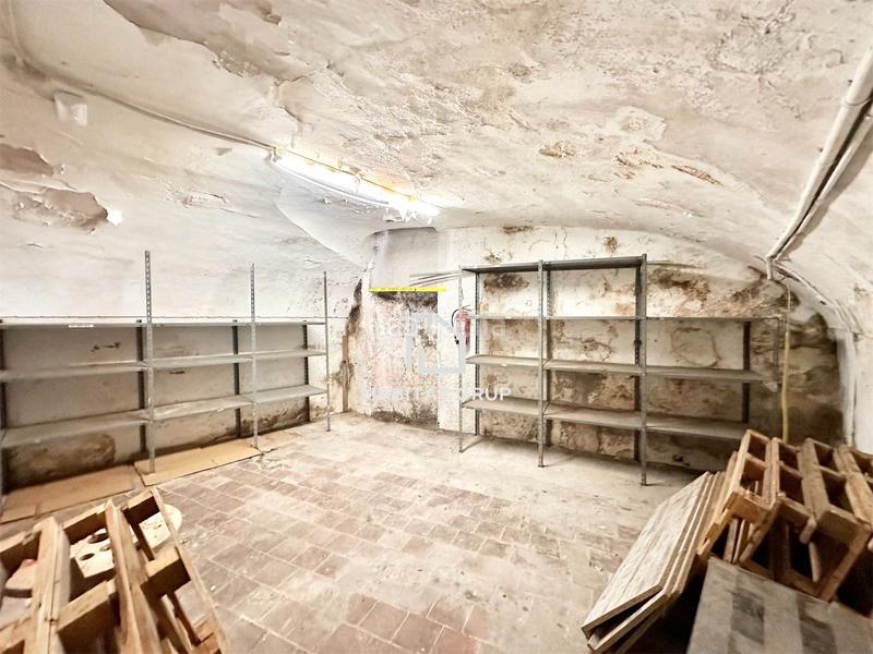 Foto b195e8ea-2350-44f1-a7c9-117091c9c509. Location local commercial dans Olot