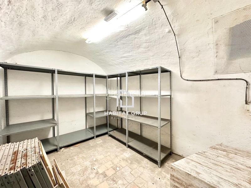 Foto de2610ed-edee-413d-ba54-82c64639daef. Location local commercial dans Olot