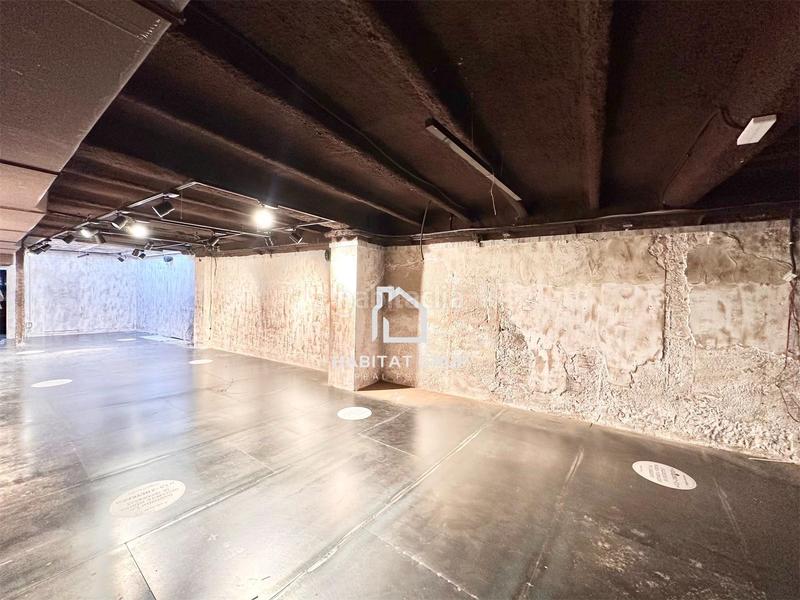 Foto df943947-418d-4cd9-ba3d-6d95bb0bb9d8. Location local commercial dans Olot