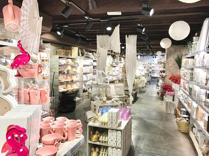 Foto e6ea979d-dc47-41af-bf97-3fc8572958fb. Location local commercial dans Olot