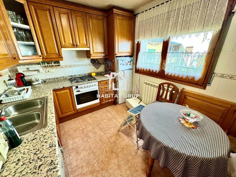 Foto 0c2dd3d5-f9ce-420e-9b6f-3e354352458f. Casa adossada a Llívia