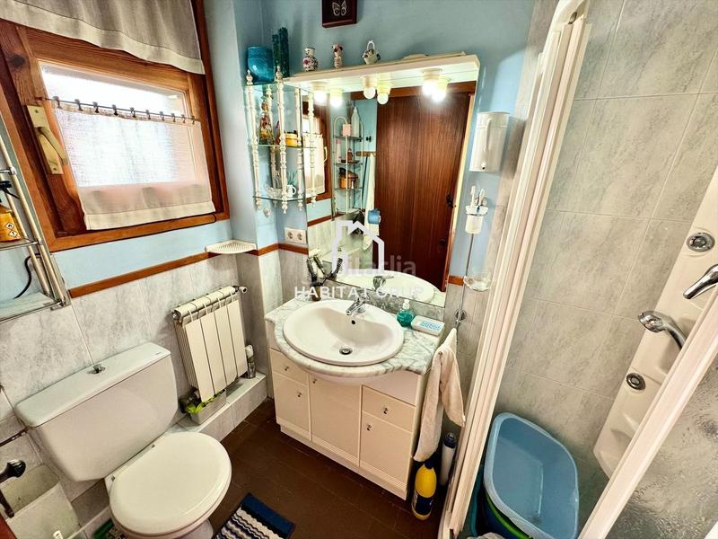 Foto 556c72ae-f26a-4d26-9899-005e25f9c376. Casa adossada a Llívia