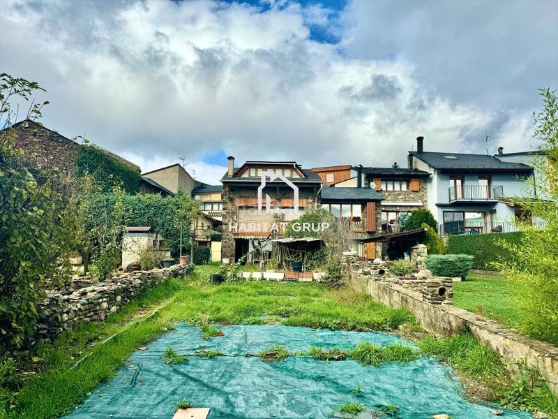 Foto aca9fe5e-e417-4628-91e6-1bc0f2e6d161. Casa adossada a Llívia