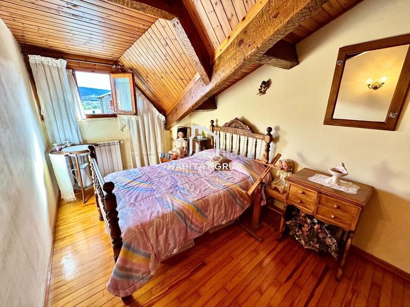 Foto b0ebec6a-afaf-4134-8b79-9713d0c10b15. Casa adossada a Llívia