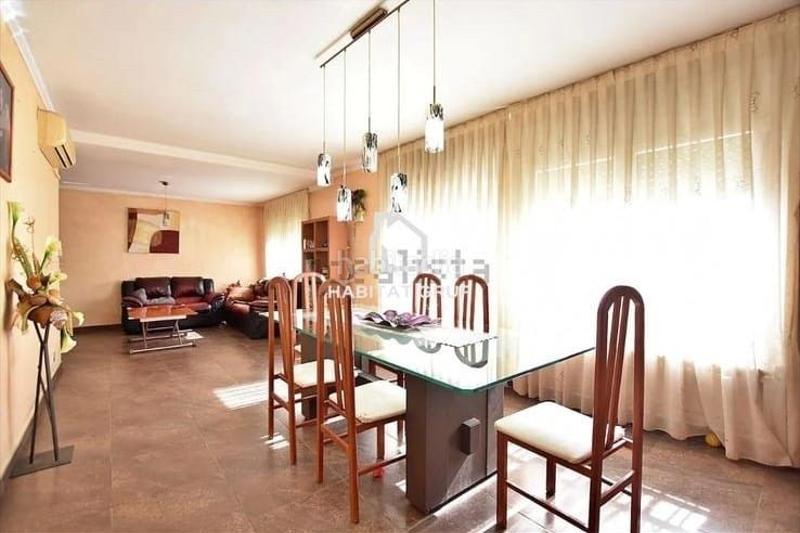 Foto 74c087e2-6ac6-488d-90dd-f0f06a041318. Casa vivienda piso en Nord Vic