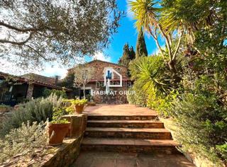 Casa a Mont-ras. Masía en montras