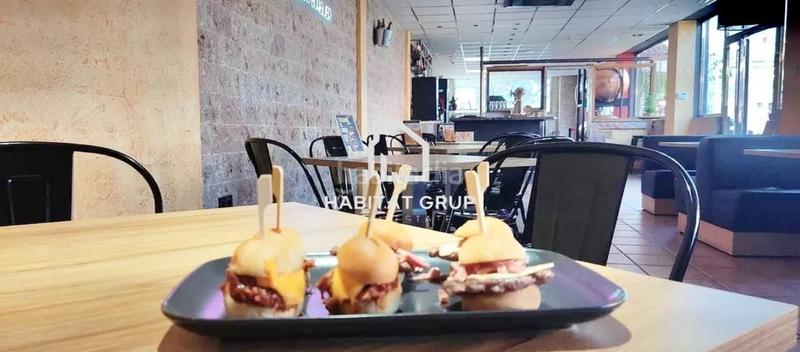 Foto cb541436-309f-4246-9806-2c04c407c807. Building in Passeig Marítim Miami Platja