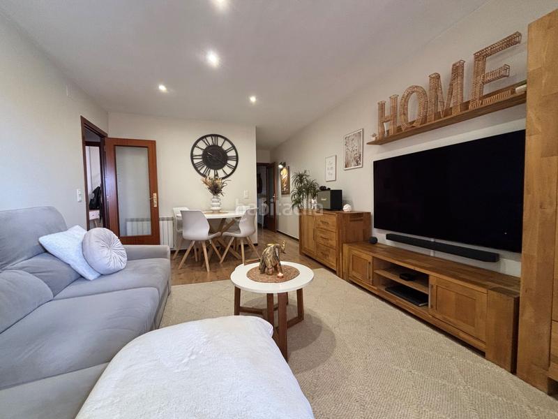 Foto d74c8149-fa68-466b-a3ce-b0506b117078. Etagenwohnung mit heizung in Centre Salt