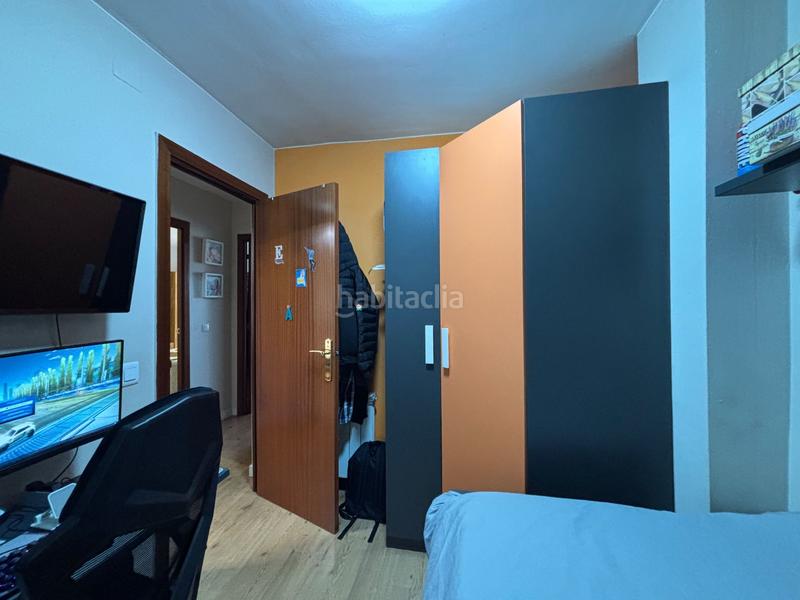 Foto edb909d1-37ab-45ca-955a-d45fec50aeba. Etagenwohnung mit heizung in Centre Salt