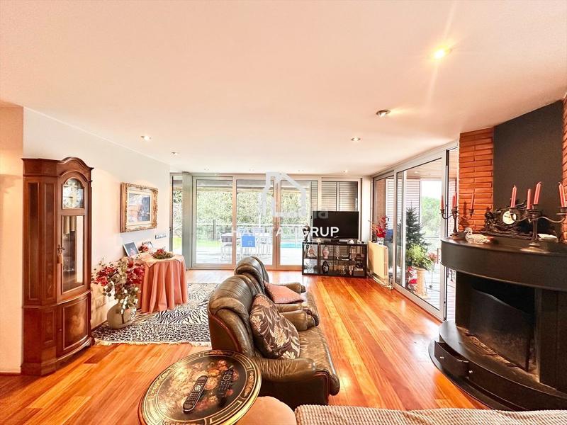 Foto 175125ca-6f26-48d4-9179-eed7d5924707. Casa amb calefacció piscina a Montjuïc Girona