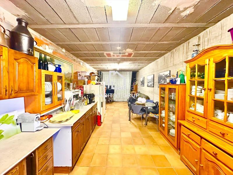 Foto 47528cc7-e45d-456c-a573-069ff0cd2552. Casa amb calefacció piscina a Montjuïc Girona