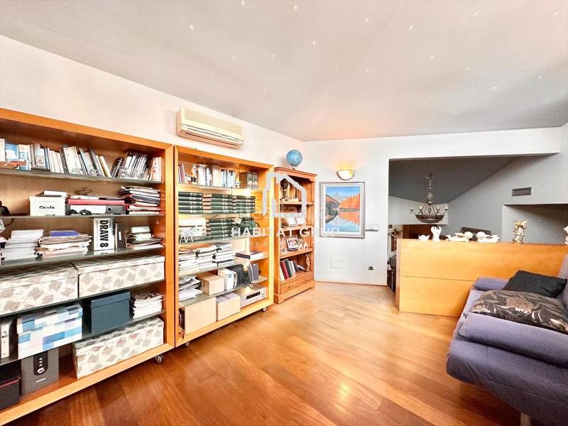 Foto b9fec17c-d8ee-44d8-8670-a2bfca31c28e. Casa amb calefacció piscina a Montjuïc Girona