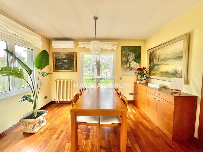 Foto e818156a-9d20-4996-85d0-9d32ce015562. Casa amb calefacció piscina a Banyoles