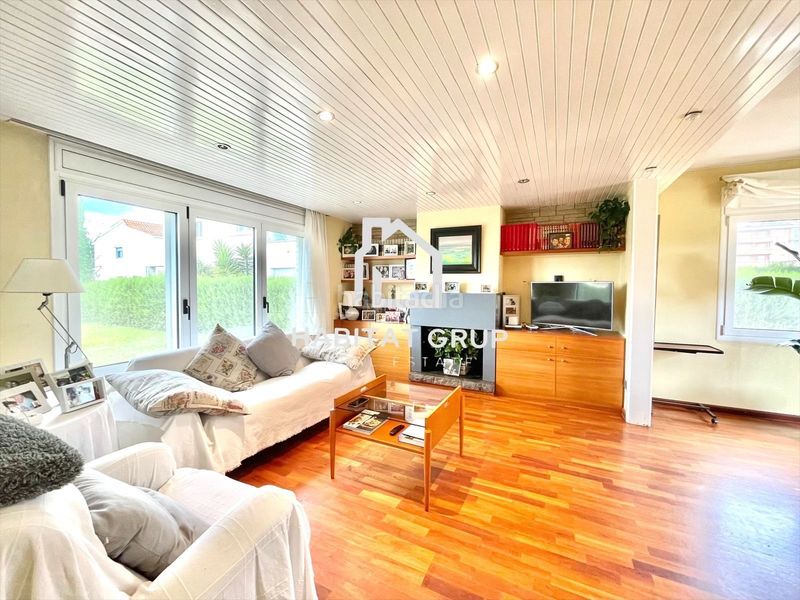 Foto f3e9ed65-254e-4e71-8a5b-d54e0a216232. Casa amb calefacció piscina a Banyoles