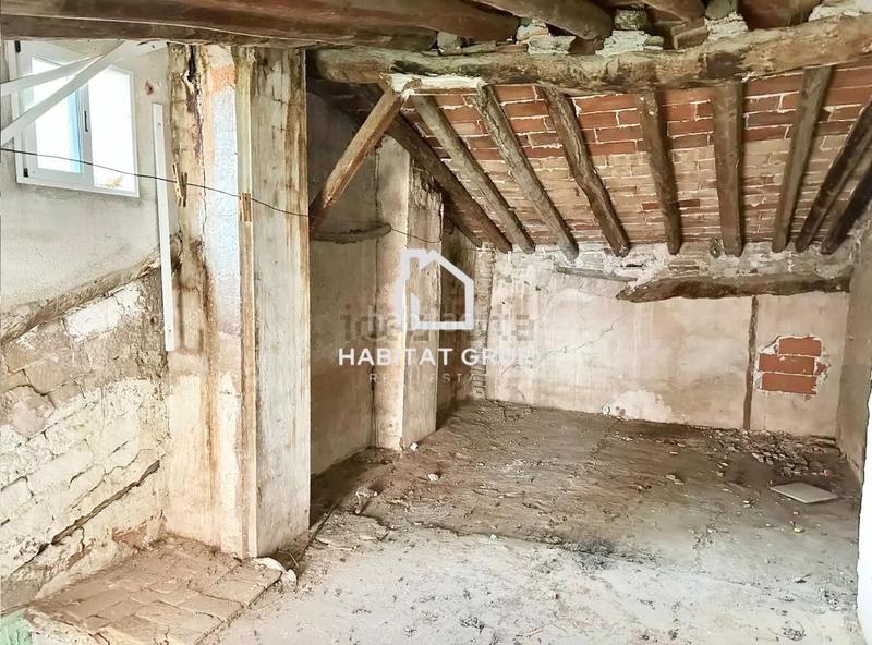 Foto 451803e9-7d40-4a78-8e36-86b8f3d381d0. Casa adossada a Valls