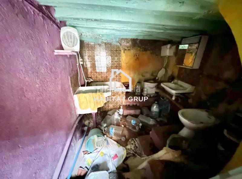 Foto f183e5d4-dad0-4891-9280-4d517e6187af. Casa adossada a Valls